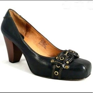 FRYE black Andie pump equestrian buckle 73835
